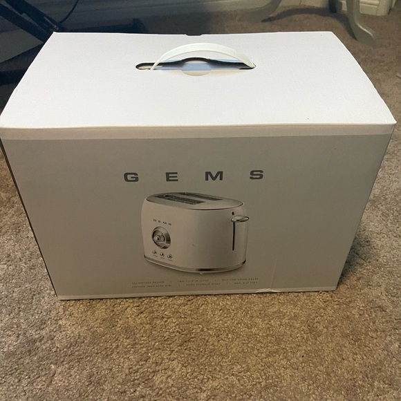 GEMS White Toaster - Picture 3 of 5